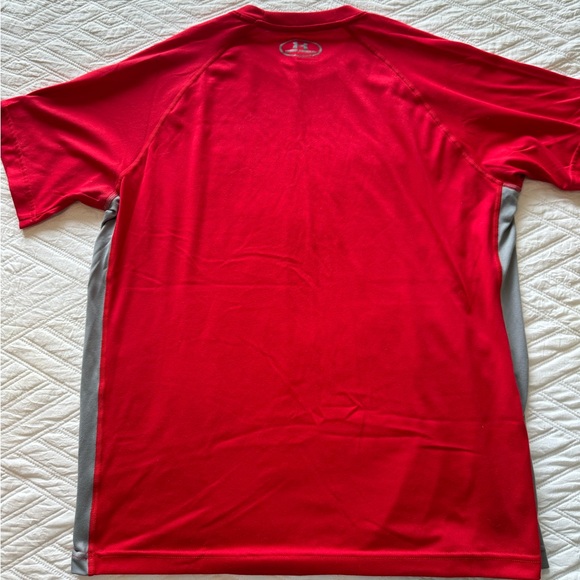 Under Armor HeatGear Shirt - Size Medium - Picture 3 of 3